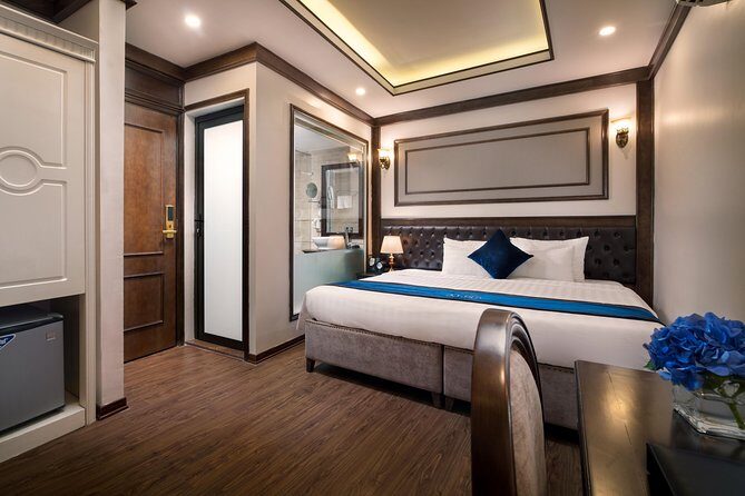 Hanoi Private Airport Transfer Service with a single night Old Quarter hotel stay - Practical Details & Tips