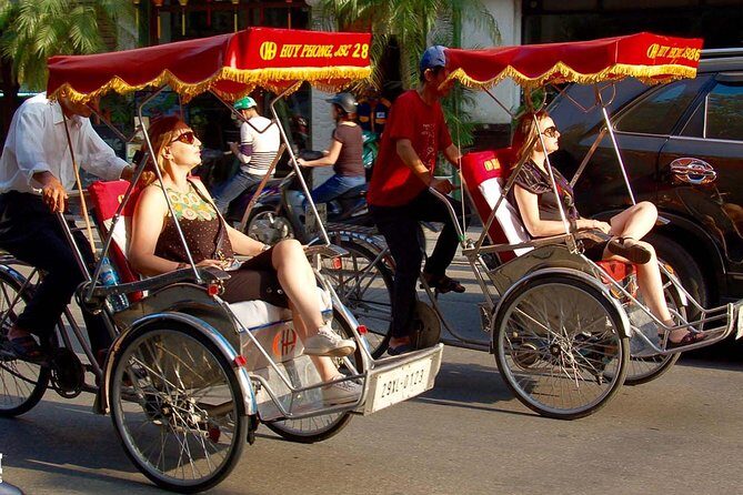 Hanoi Street Food Tour with Train Street - Exploring Architectural Gems and Local Markets