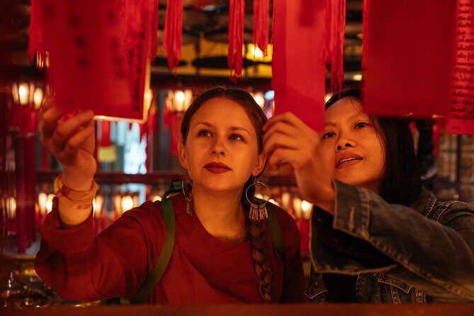 Highlights & Hidden Gems With Locals: Best of Hong Kong Private Tour - Why This Tour Works Well