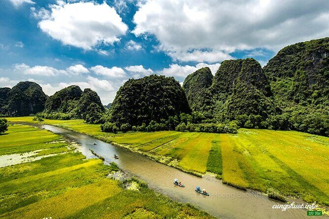 Hoa Lu Tam Coc Day Tours - The Scenic Boat Ride Through Tam Coc
