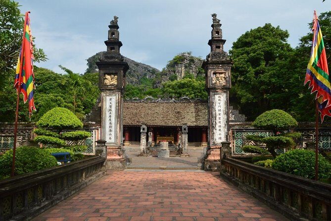 Hoa Lu - Tam Coc - Mua Cave Luxury Day Tour - Limousine Bus Transfer - The Transport and Group Size
