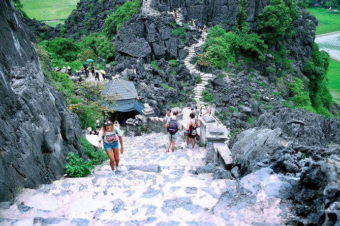 Hoa Lu Temple, Trang An boat trip & Mua Cave Mountain day trip - best selling - The UNESCO-Listed Trang An Boat Trip – A Landscaped Wonderland