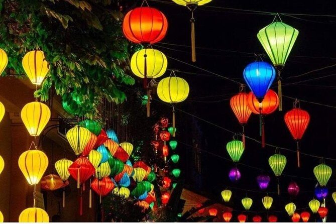 Hoi An Food Trail by Night with Boat Trip - Starting Point and Timing