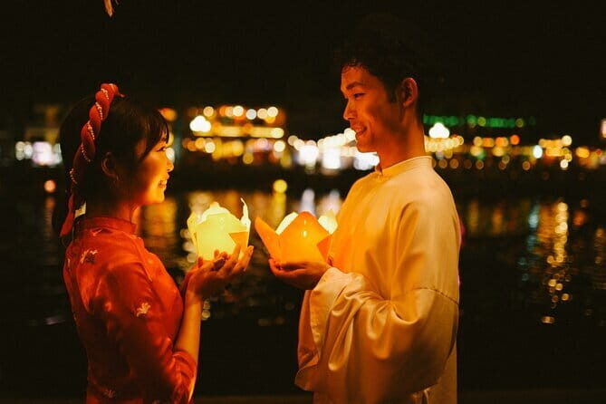 Hoi An Lantern Photoshoot: Boat Ride, Lantern Shop & Release - What to Expect During the Experience