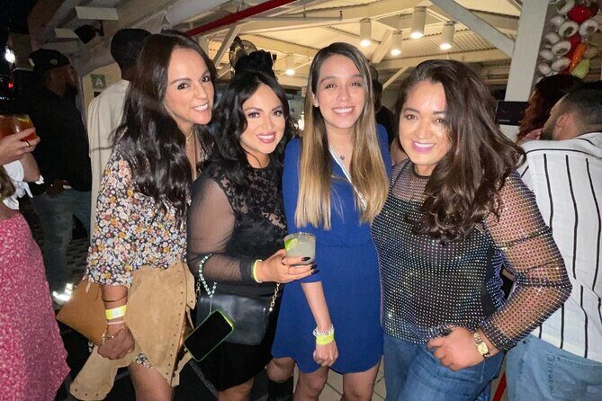 Hollywood Club Crawl in Los Angeles - Authentic Experiences from Reviewers
