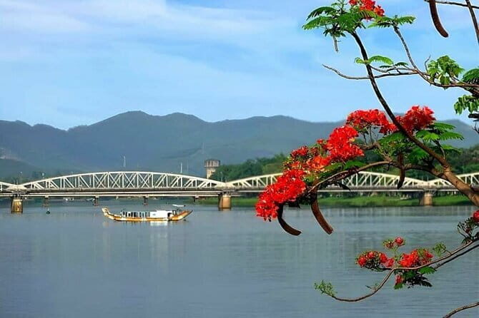 Hue Private Dragon Boat(Cruise):Sunrise/Sunset & Riskshaw Riding - Authentic Experiences from Tour Reviews