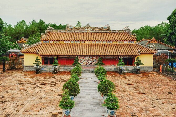 Hue Royal Tomb Tour - Why This Tour Works Well