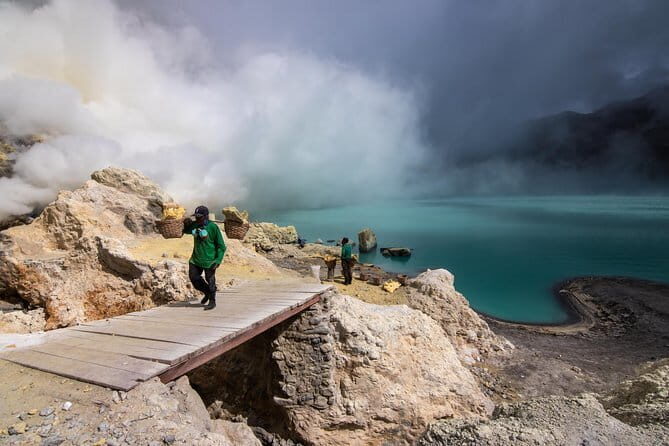 Ijen Crater Tour From Bali 1 Day - The Experience: What Youll Love
