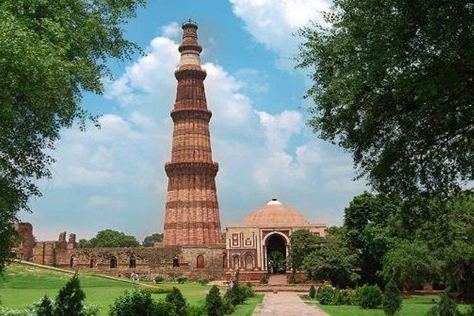 India Golden Triangle Tour 03 Nights 04 Days with Accommodation - What Makes This Tour Stand Out?