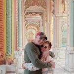 Jaipur Sightseeing and Shopping: Guided Tour by Private Car - Shopping and Craft Demonstrations