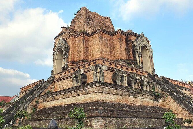 Journey from Bangkok to Chiang Mai (6 days 5 nights) Tour start from 2 people - Chiang Rai: A Surprising Artistic Treasure Trove