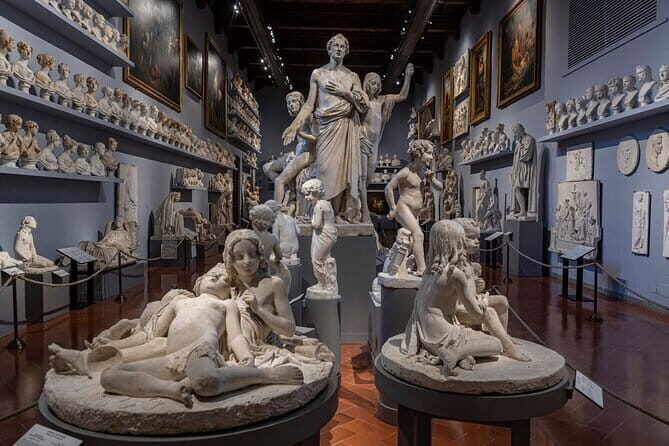 Journey into Art: Florence's Accademia - A Closer Look at Michelangelos Masterpieces