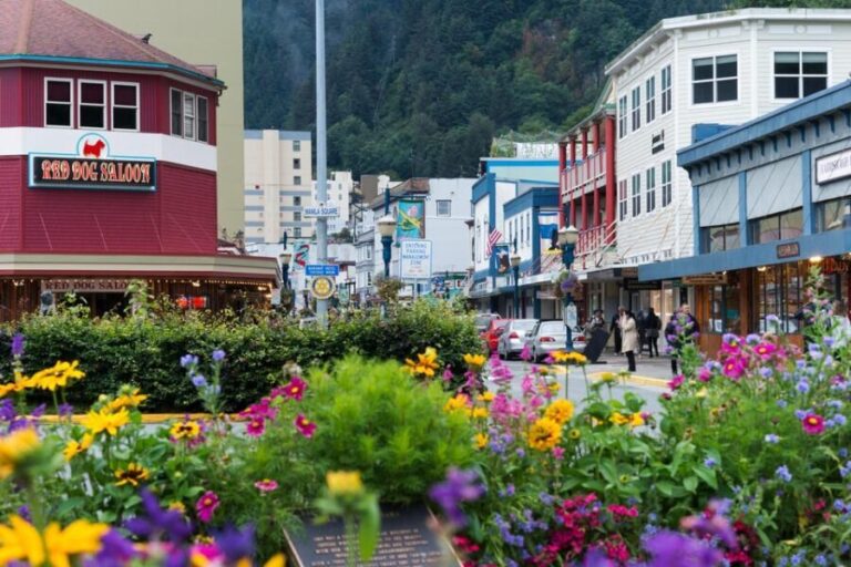 Juneau: City Highlights Bus Tour - Stops at Iconic Landmarks