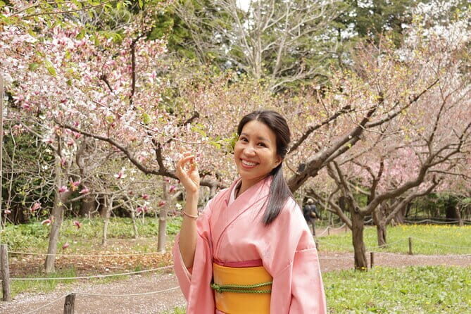 Kimono dressing and photo by ex-stylist of Hotel Gajoen Tokyo - What Makes This Tour Special