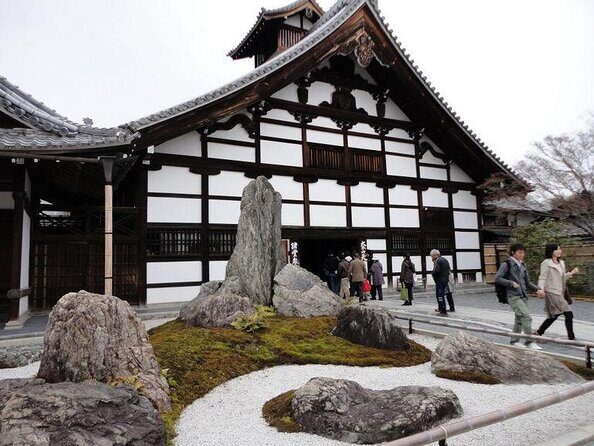 Kyoto Early Morning Tour with English-Speaking Guide - Transportation and Logistics