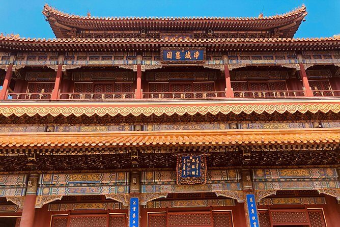 Lama Temple, Hutong and Silk & Pearl Market Private Day Tour - Navigating Markets and Shopping