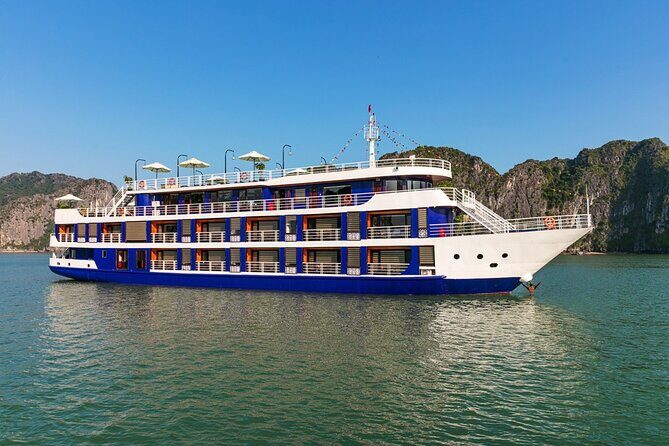 Lan Ha bay luxury cruise 2D/1N: Kayaking, swimming at the pristine places, meals - The Second Day: Exploring More of the Bay