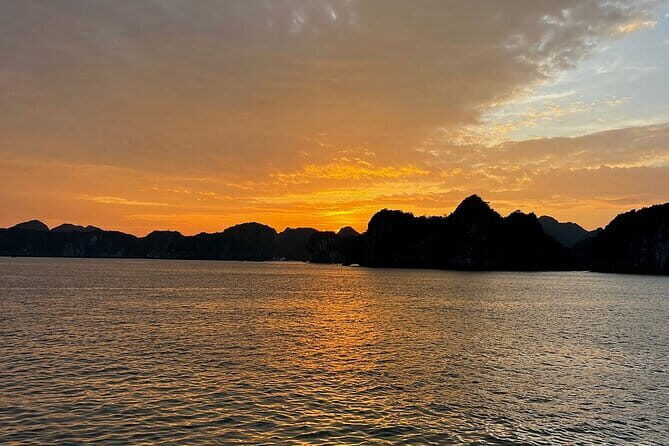 Lan Ha to Ha Long Bay Cruise and Kayaking from Cat Ba Island - The Itinerary: A Closer Look at the Days Highlights
