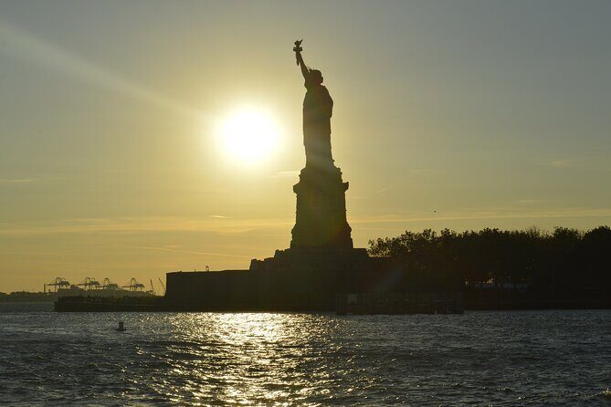Landmark 60-minute NYC Cruise Near the Statue of Liberty - Who Should Consider This Tour?