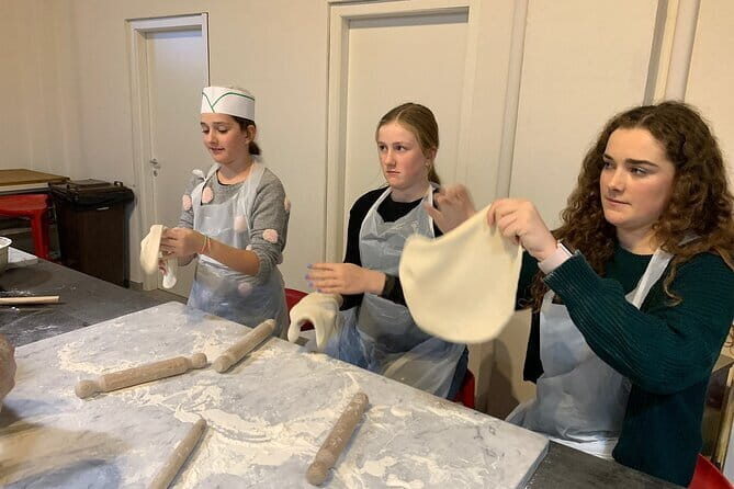 Learn how to make pizza and Gelato cooking class in Florence - Who Will Love This Experience?
