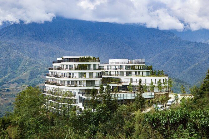LUXURY SAPA TOUR 2D1N -Stay At 5 Star Hotel-Transfer by sleep bus - Authentic Experiences and Cultural Encounters
