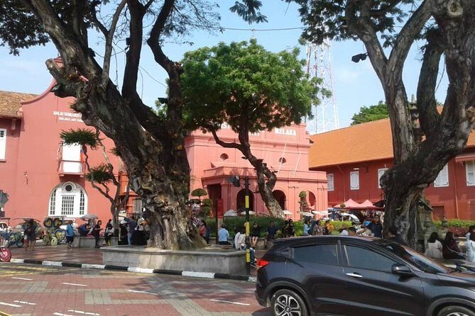 Malacca Heritage City Day Trip - Riverside Artwalk and Kampung Hulu Mosque