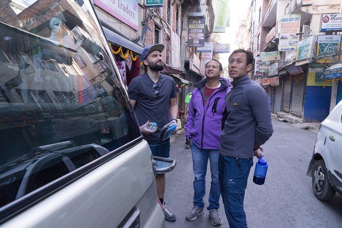 Manaslu circuit trek and side trips - The Guides and Logistics