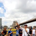 Manhattan to Brooklyn NYC Walking Tour: Brooklyn Bridge and Dumbo in Spanish - A Deep Dive Into the Experience