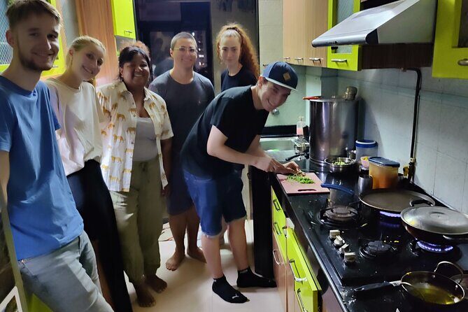 Market Tour & Maharashtrian Cooking Class in Mumbai with a Chef - The Sum Up