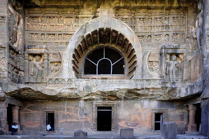 Most Popular 2-Day Guided Tour of Ajanta & Ellora Caves with Car - Day 2: Ellora Caves & Bibi Ka Maqbara