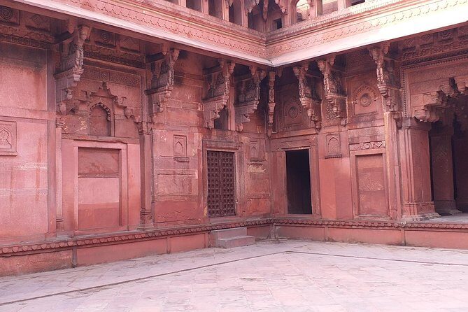 Mumbai to Agra Taj Mahal Day Trip with Return Flights and Lunch - Insider Tip