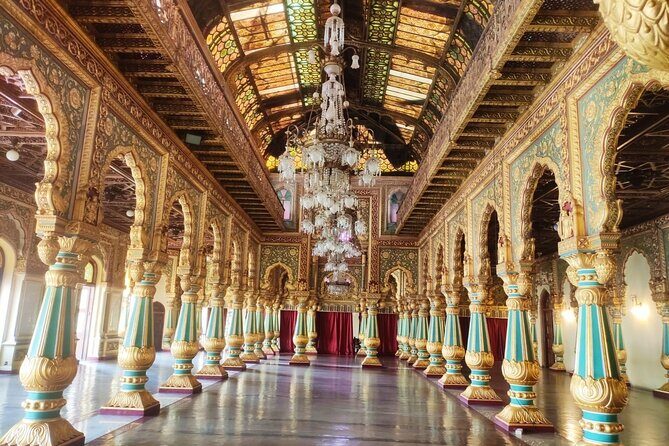 Mysore Palace + Jaganmohana Art Gallery + Devaraja Market = Mysore Heritage Walk - The Vibrant Devaraja Market