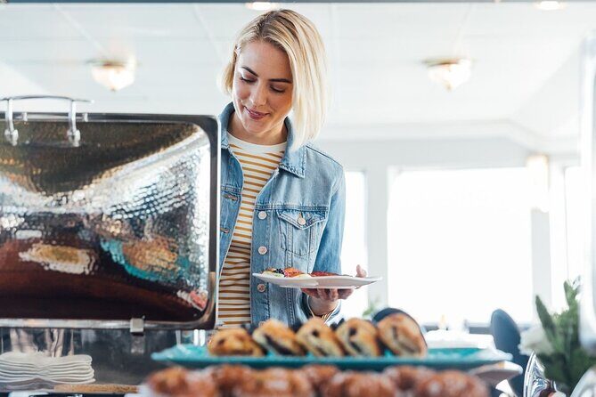 New York Signature Bottomless Mimosa Brunch in Cruise Pier 15 - Food and Beverage: Brunch and Drinks