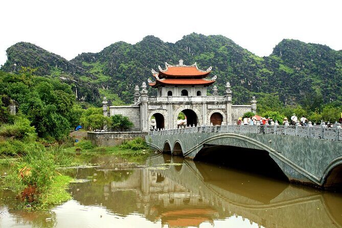 Ninh Binh Full Day Tour From Hanoi to Hoa Lu, Tam Coc, Mua Cave - FAQ
