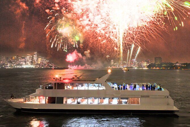 NYC New Year's Eve Dinner Cruise with Music and Open Bar - Who Should Consider This Cruise?