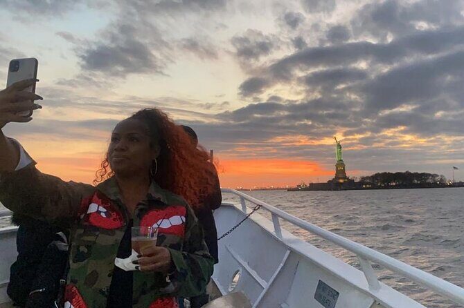 NYC Skyline lights Happy Hour and Cash Bar - Authentic Insights from Reviews