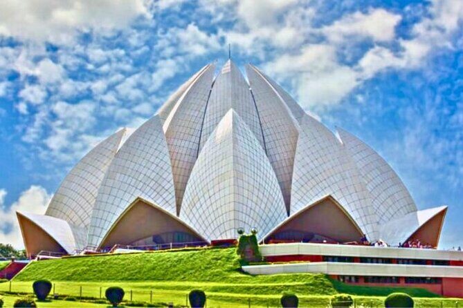 Old And New Delhi Private Luxury Day Tour By Car - Who is This Tour Best Suited For?