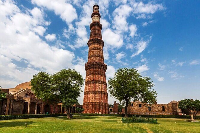 Old & New Delhi Full-Day Private Sightseeing Tour - Guides: Knowledgeable and Engaging