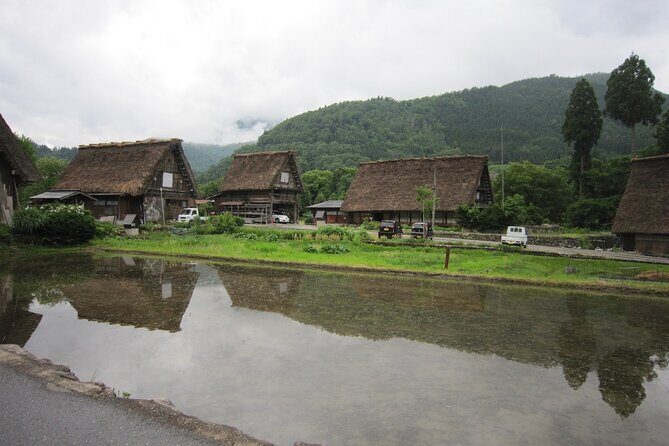 [One-day bus tour departing from Kanazawa Station] Shirakawa-go/Takayama tour platinum route bus tour - Who Is This Tour Best For?