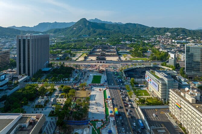 One day Essential Seoul City Tour with English or Spanish - Starting Point: Gwanghwamun Square