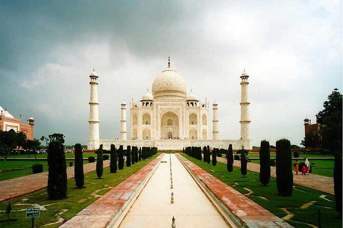 Overnight Agra Tour From Ahmedabad with Return Flights - Analyzing the Cost and Value