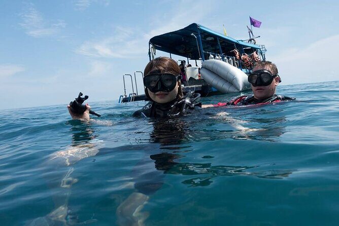 Pattaya PADI Beginner Scuba Diving One Try Dive Depth 6 Meters and Snorkeling ) - The Value for Money
