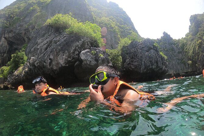 Phi Phi Island Adventure Day Tour from Phuket Speedboat/Catamaran - Authentic Insights from Reviews