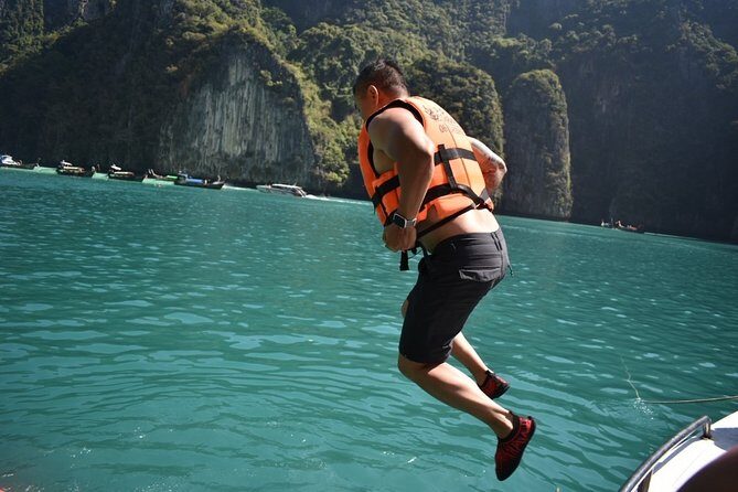Phi Phi Islands Speedboat Full-Day Tour from Phuket+ Buffet Lunch - FAQ