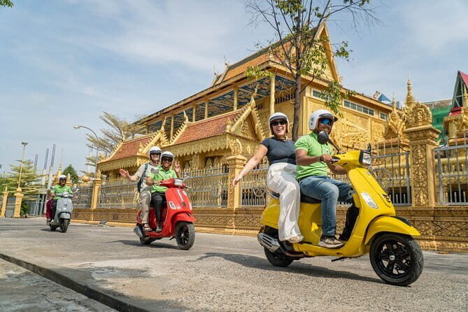 Phnom Penh City Tour & Street Art By Vespa - The Independence Monument: A Symbol of Freedom