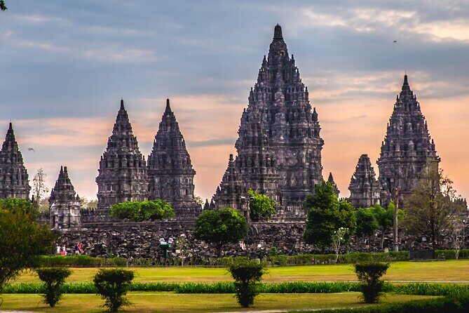 Prambanan Temple and Ramayana Ballet Show (VIP Seat with dinner) - Exploring the Itinerary in Detail