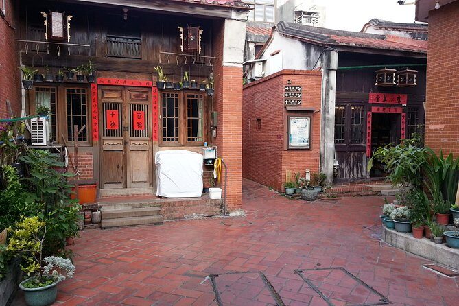 Private 2-Day Sun Moon Lake, Puli and Lukang Tour - Transport, Accommodation, and Overall Value