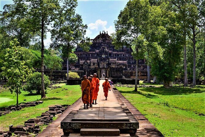 Private 2 Days Angkor Wat Sunrise and Discover all Major Temples - Guides and Personal Touches