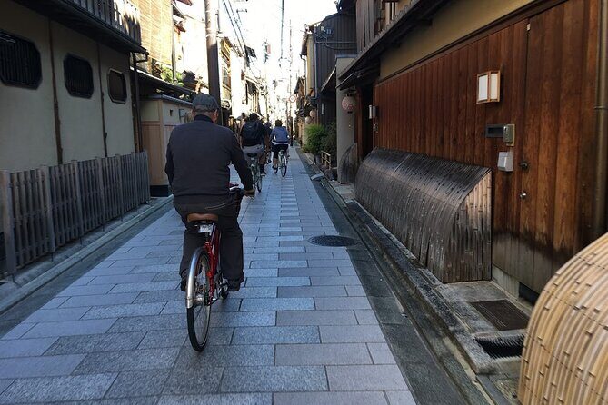 Private Cycling Tour by e-bike (AM; with an authorized guide) - FAQs