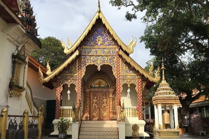 Private Day Tour Doi Suthep Temple and Handicraft Center - Who Should Book This Tour?